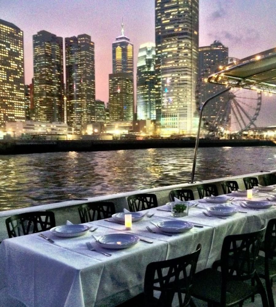 TRUE BLUE Jungle Jane seated dinner