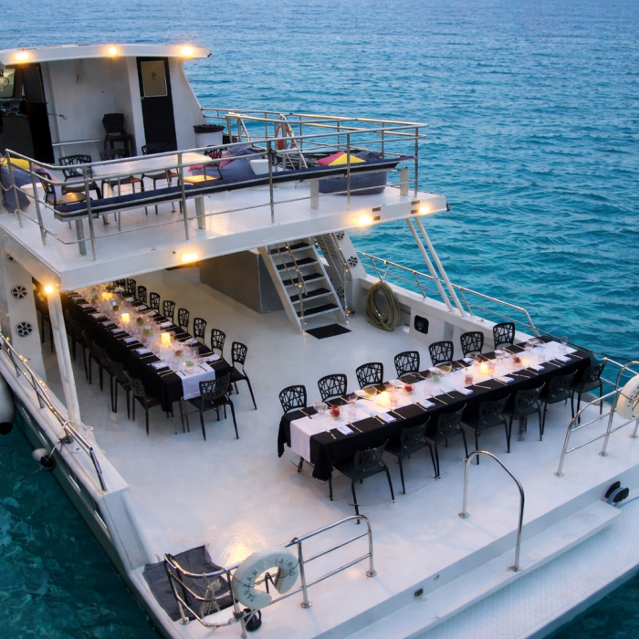TRUE BLUE_Evening charter